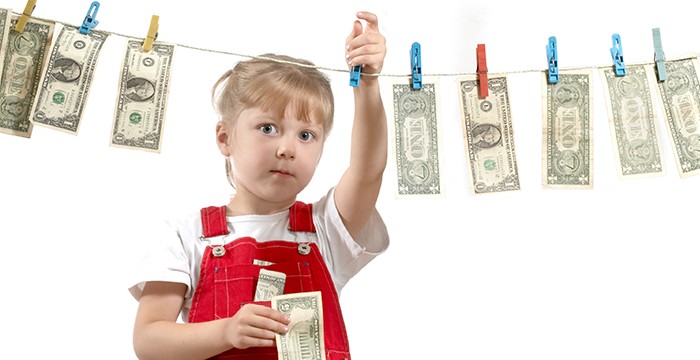Kako naučiti decu da vode računa o novcu?