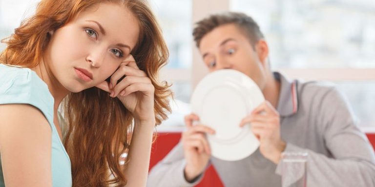 Greške zbog kojih će vam svaki “normalan” muškarac okrenuti leđa