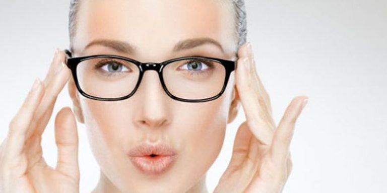 Kako se šminkati ako nosite naočare: Izgledajte kao svetska diva!