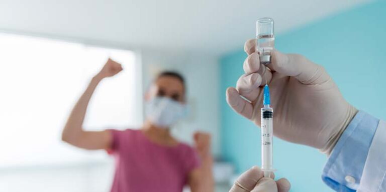 Vakcina, korona virus i ALKOHOL: Da li sme da se pije?
