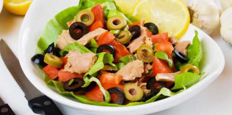 Manastirska salata sa tunjevinom