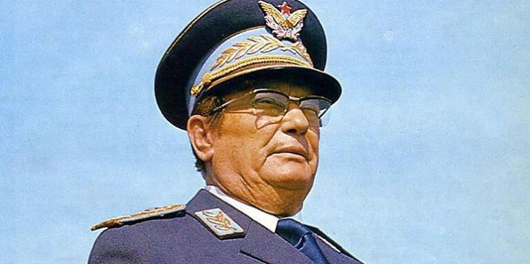 Josip Broz Tito: Teško onom kog Amerika brani a Rusija hrani