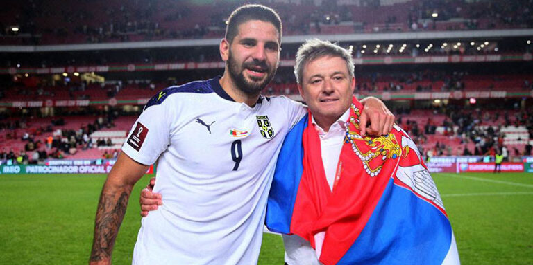ALEKSANDAR MITROVIĆ: Odrastao sam u radničkoj porodici. Sa 14 godina sam naučio da kuvam, peglam, perem. Gladovao sam kada nemam…
