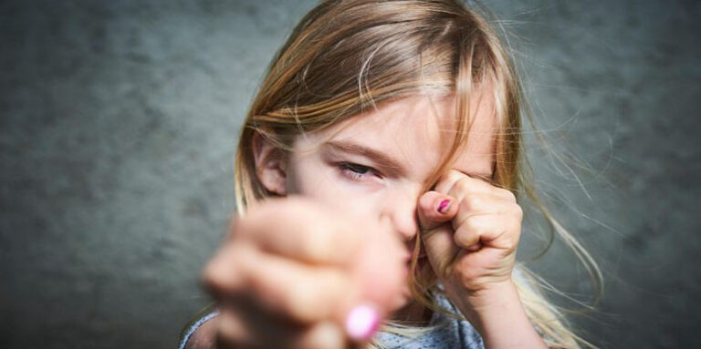 Kako živeti kad ti je dete psihopata: „Želim sve da vas pobijem“