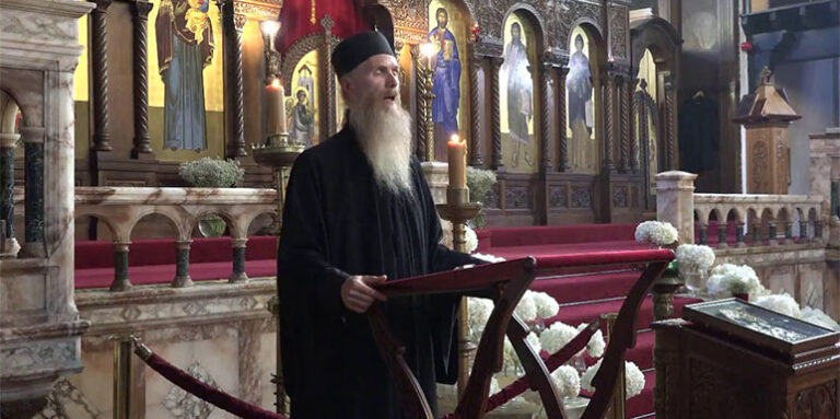 Monah Arsenije Jovanović u Ostrogu snimio đavola koji vrišti dok ga isteruju iz jedne žene! (VIDEO)
