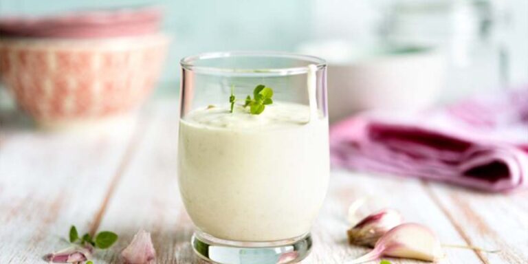 Beli luk i mleko: Leči išijas, ublažava bolove, opušta telo i smiruje mozak! (RECEPT)