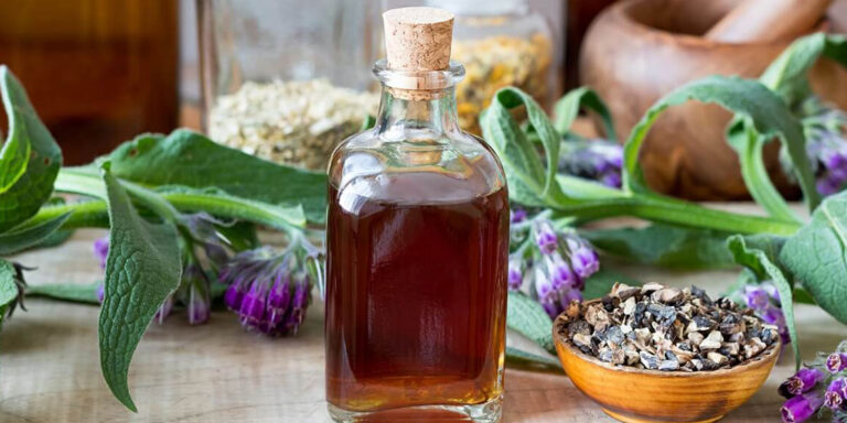 NAJZDRAVIJA TINKTURA NA SVETU: Kod preloma, proširenih vena, bolova, osteoporoze, kostobolje… (RECEPT)