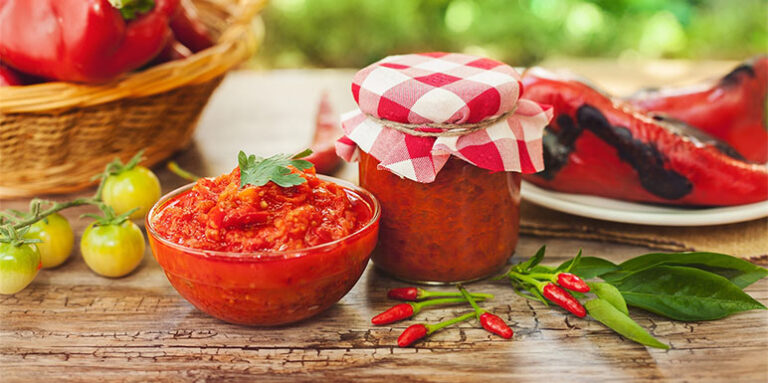 Ajvar iz rerne bez pečenja i ljuštenja paprika trenutno je najtraženiji recept na Balkanu