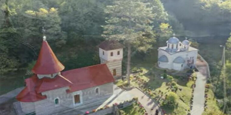 SVETA VODA IZ SRPSKOG MANASTIRA ČINI ČUDA: Pomaže nerotkinjama, ostvaruje sve dobre želje…