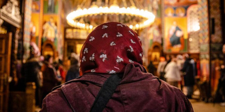 DANAS IZGOVORITE OVE REČI ZA SPASENJE VAS I VAŠIH NAJBLIŽIH: Pravoslavni vernici obeležavaju 2 važna praznika