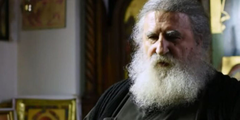 OTAC SERAFIM PETKOVIĆ: Njegovo oružje je laž, strah i briga – To je njegova politika, i on se stalno trudi na tome!