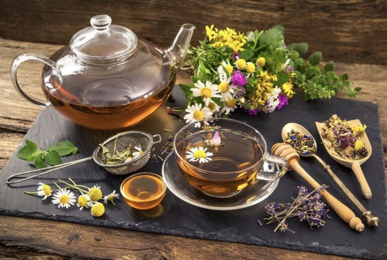 TOP 5 ČAJEVA KOJI ODMAH SMANJUJU STRES I ANKSIOZNOST